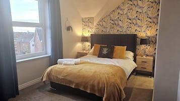 2 bedrooms, iron/ironing board, travel cot, WiFi