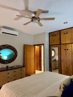 1 quarto, escrivaninha, Wi-Fi de cortesia, roupa de cama