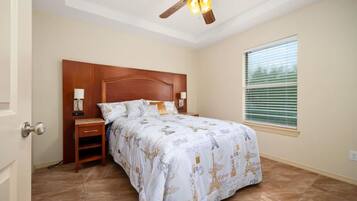 2 habitaciones, escritorio, tabla de planchar con plancha y wifi