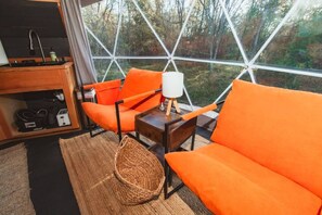 Televisie en een open haard