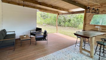 Deluxe Villa | Living area