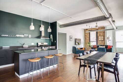 Luxury Downtown Penthouse with Private Rooftop!