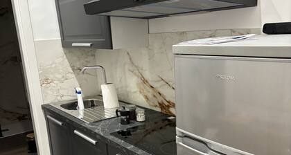 Atrium B&B, luxe apartment 2 km from the Royal Palace of Caserta, parking included