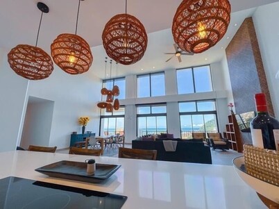 Elegant Oceanview Penthouse - Steps from Jaco Beach & Nightlife