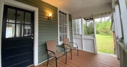 Entire Historic Home - Carolina Getaway