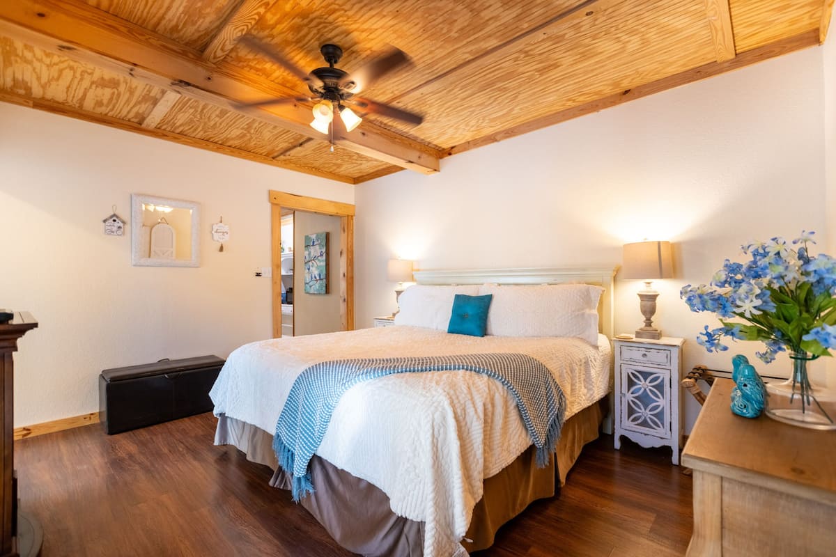 Duplex, Private Bathroom, Courtyard View (Garden Suite)