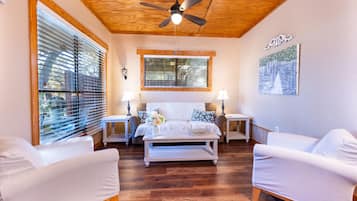 Duplex, Private Bathroom, Valley View (Hilltop Room) | Lounge