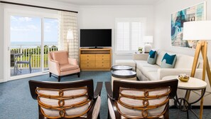 Living area - Marriott resort; Ocean Vista, Full kitchen, In and out pools, exercise room. (Hilton Head Island)