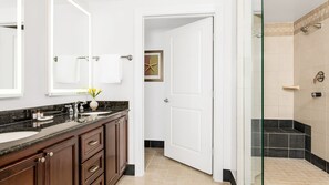 Towels - Marriott resort; Ocean Vista, Full kitchen, In and out pools, exercise room. (Hilton Head Island)