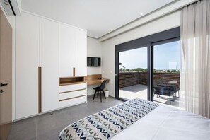 1 bedroom, desk, iron/ironing board, WiFi
