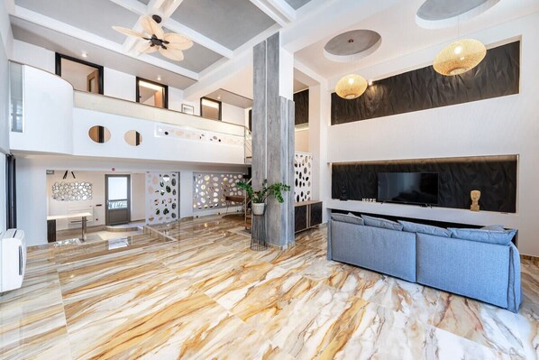 Smart TV - La Casa Beachside with Jacuzzi (Kos)