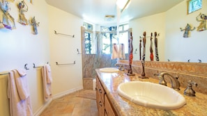 Shower, hair dryer, towels, soap - Palazzo Marzino ~ An Italian Inspired Villa ~ 3 Bed ~ 3 Bath ~ Pool ~ Hot Tub ~ (Guerneville)