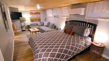 1 bedroom, desk, free WiFi, bed sheets