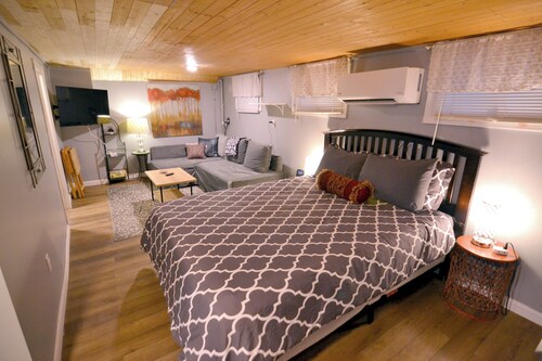B-town Hideaway