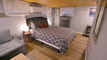 1 bedroom, desk, free WiFi, bed sheets