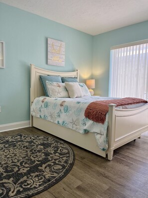 2 bedrooms, iron/ironing board, free WiFi, bed sheets - 5 Minutes from Siesta Key! (Sarasota)