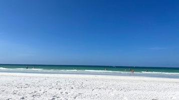 Beach nearby, sun loungers, beach towels