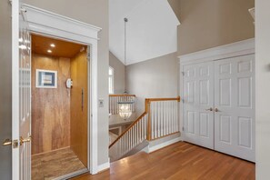 Interior - Bald Head on the Mainland - Beach Club Pool - Pets OK - St James

 (Southport)