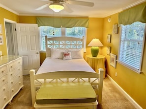 3 bedrooms, desk, iron/ironing board, free WiFi