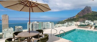 (1006) Apartamento com 2 Suítes e Vista para o Cristo