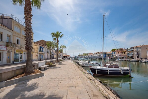 Marina - AS9405- P2 City center - air conditioning and garage (LE GRAU DU ROI)