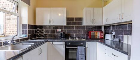 Apartment | Private kitchen | Fridge, microwave, oven, stovetop