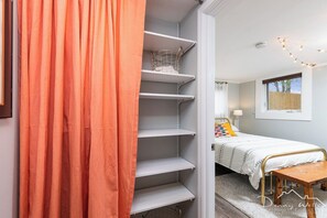 3 bedrooms, iron/ironing board, WiFi, bed sheets - Heart of Spenard Bright and Airy Garden Level...
(Anchorage)