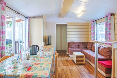 Mobile Home 'Mobilhome Tout Équipé Bois Masson' with Shared Pool and Shared Terrace