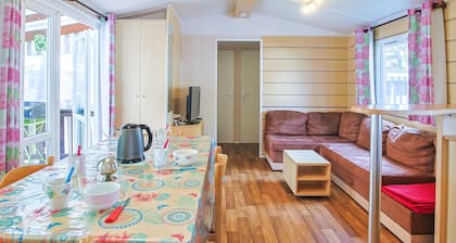 Mobile Home 'Mobilhome Tout Équipé Bois Masson' with Shared Pool and Shared Terrace