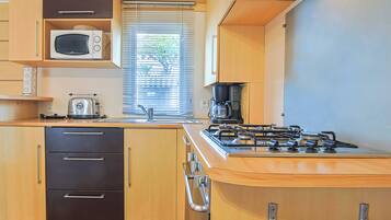 KĂŒhlschrank, Mikrowelle, Ofen, Herdplatte