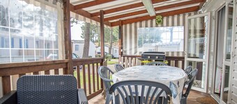 Mobile Home 'Mobilhome Tout Équipé Bois Masson' with Shared Pool and Shared Terrace