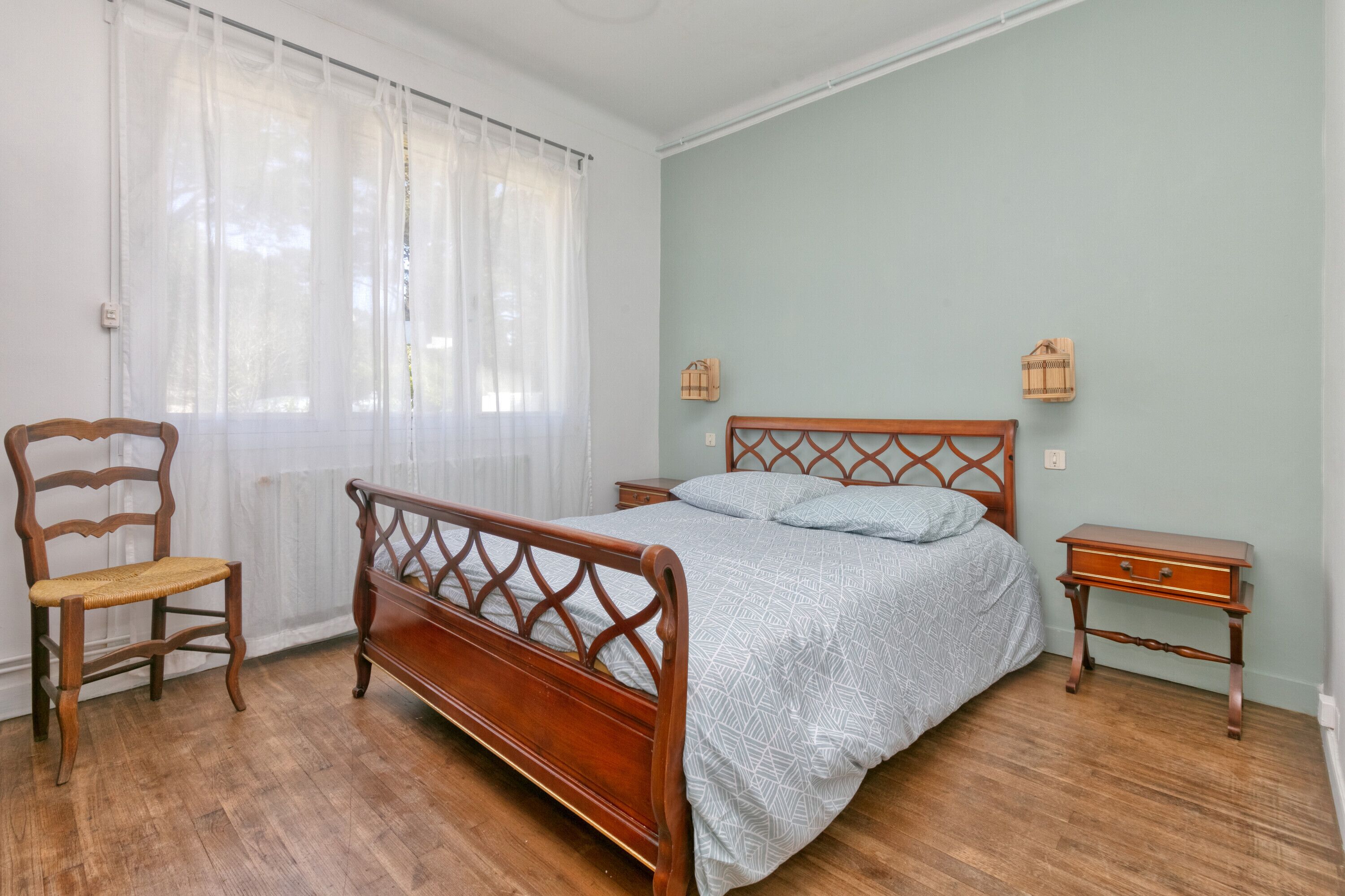 3 habitaciones, tabla de planchar con plancha y wifi gratis 