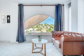 TV - Holiday Home 'Brandy' with Sea View, Wi-Fi and Air Conditioning (Calpe)