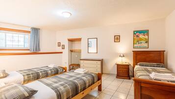 1 chambre, fer et planche Ă repasser, Wi-Fi gratuit, draps fournis