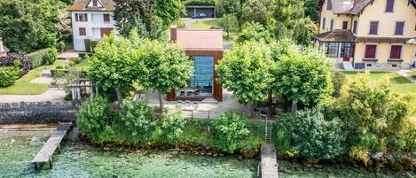 المنشأة من الخارج