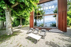 Property grounds - Villa 'Otoctone Bord Du Lac Léman' with Lake View, Wi-Fi and Air Conditioning (Thonon-les-Bains)