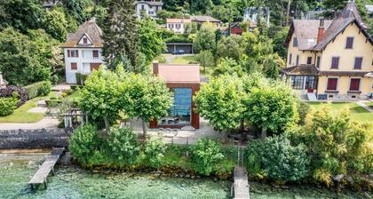 Villa 'Otoctone Bord Du Lac Léman' with Lake View, Wi-Fi and Air Conditioning