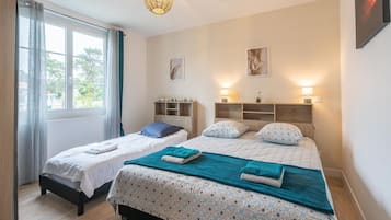 2 Schlafzimmer, BĂŒgeleisen/BĂŒgelbrett, BettwĂ€sche