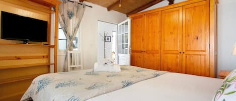 1 bedroom, iron/ironing board, free WiFi, bed sheets