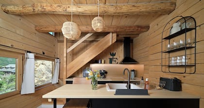 Chalet "Cabanelise" with Mountain View & Private Terrace