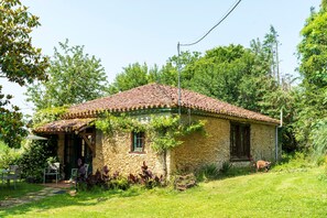 Exterior - Cottage 'La Gersoise' with Shared Pool, Private Terrace and Wi-Fi (Panjas)
