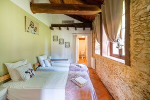 2 quartos, Wi-Fi de cortesia, roupa de cama