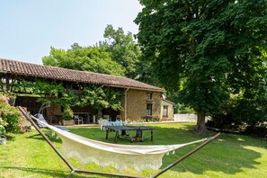 Outdoor dining - Cottage 'La Caseta' with Shared Pool, Wi-Fi and Air Conditioning (Panjas)