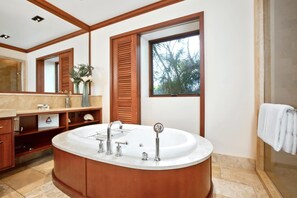 Douche, sèche-cheveux, serviettes fournies