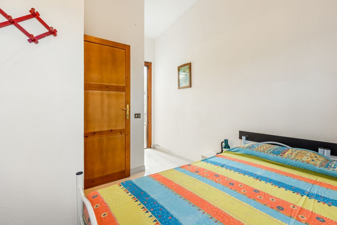 2 bedrooms, iron/ironing board, bed sheets