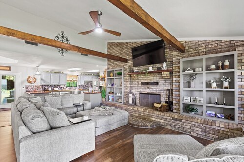 Beautiful Renovated Home-Mena Mountain View-UTV Trails-CMA-MTB-Kayak & Much More