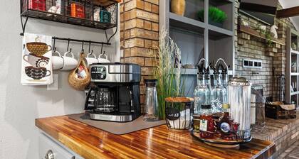 Beautiful Renovated Home-Mena Mountain View-UTV Trails-CMA-MTB-Kayak & Much More