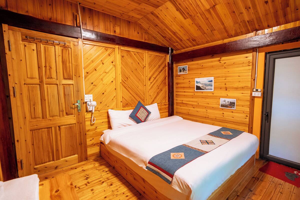 Superior Room, Ensuite, Mountain View