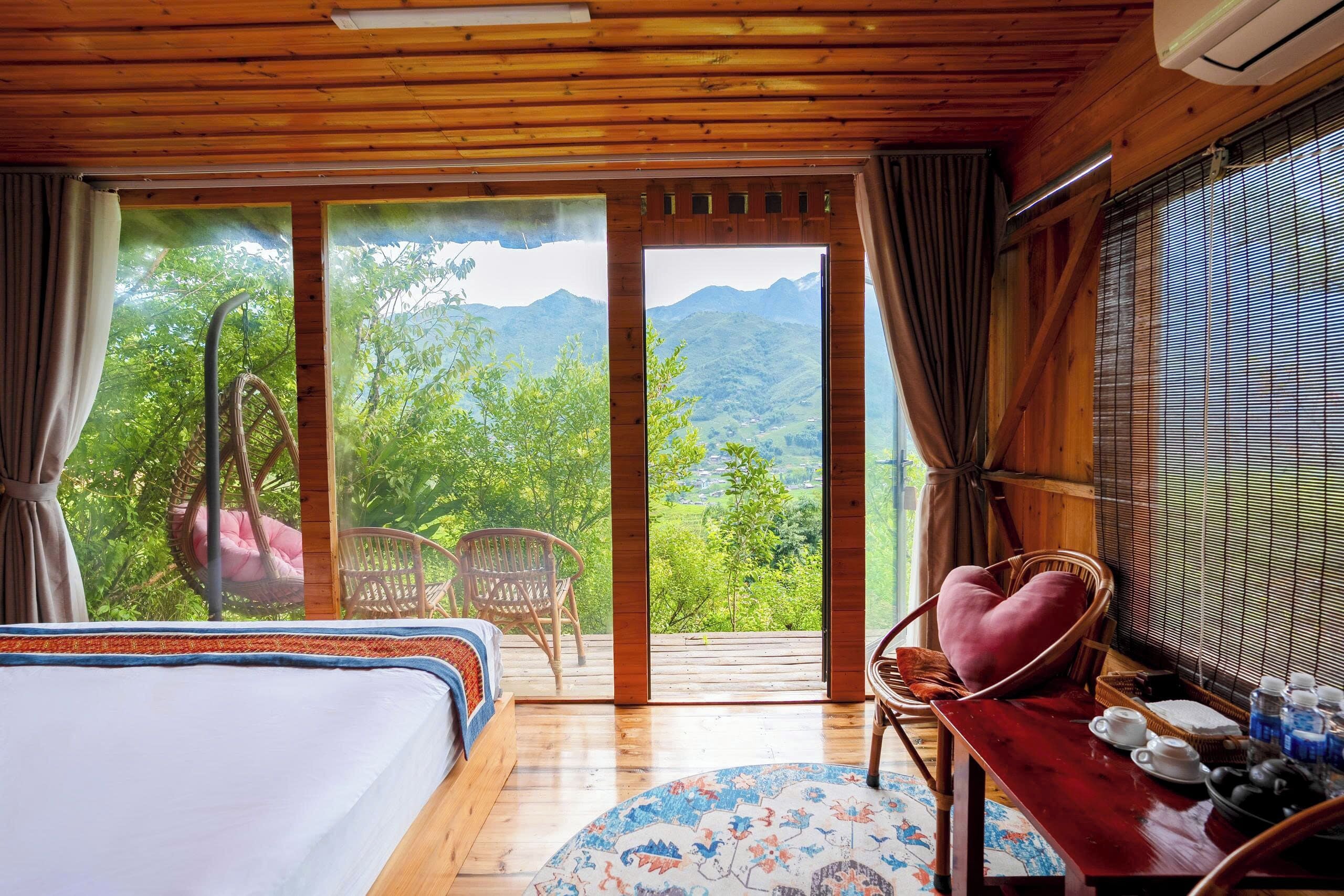 Luxury Bungalow, 1 King Bed, Mountain View | Premium bedding, pillowtop beds, desk, blackout drapes