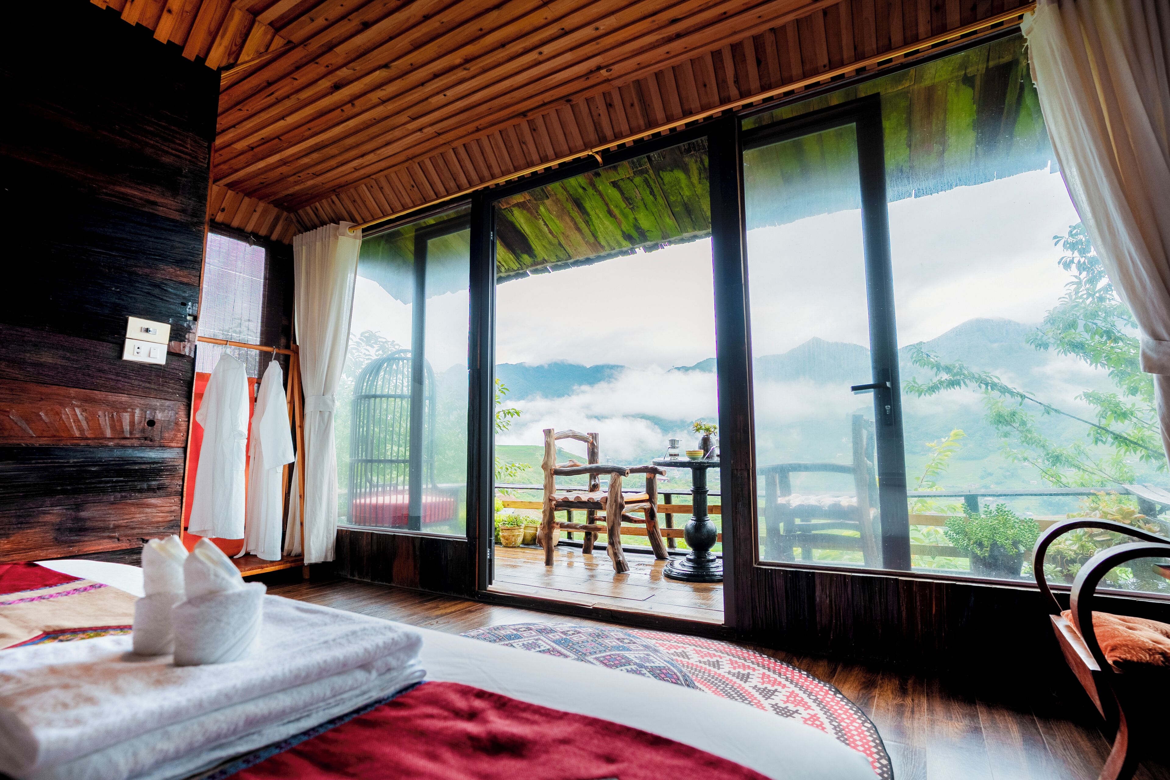 Luxury Bungalow, 1 King Bed, Mountain View | Premium bedding, pillowtop beds, desk, blackout drapes